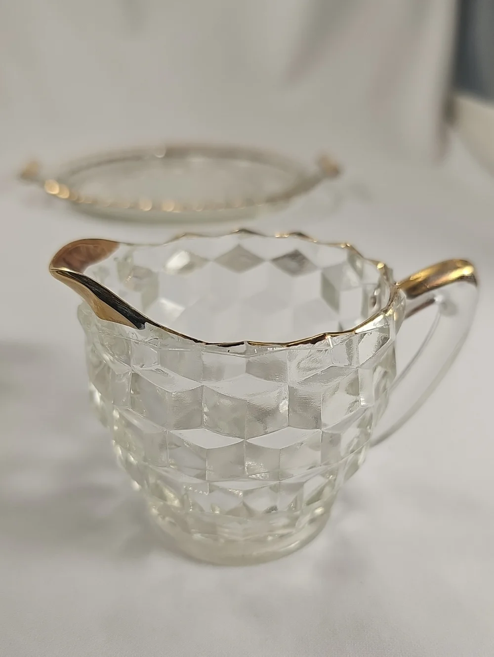 Jeannette Glass elegant vintage